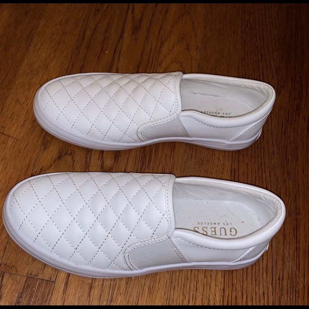 Guess slip-on